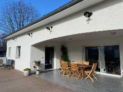  Maison contemporaine avec vues spectaculaires proche d'un village Pyreneen